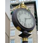 Salisbury: Downtown Salisbury, corner clock