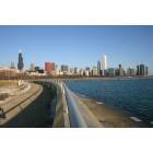 Chicago: : Chicago skyline and Lake Michigan from lakefront bike path