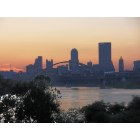 Pittsburgh: : Birmingham Bridge and downtown skyline at sunset