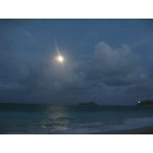 Waimanalo: Full Moon Rise Waimanalo Beach