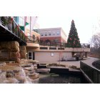Gahanna: Creekside Plaza at Christmas