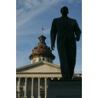 Columbia: : Capitol Building and Strom Thurmond statue