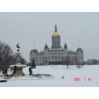 Hartford: : In Bushnell Park looking at thje Calital Building
